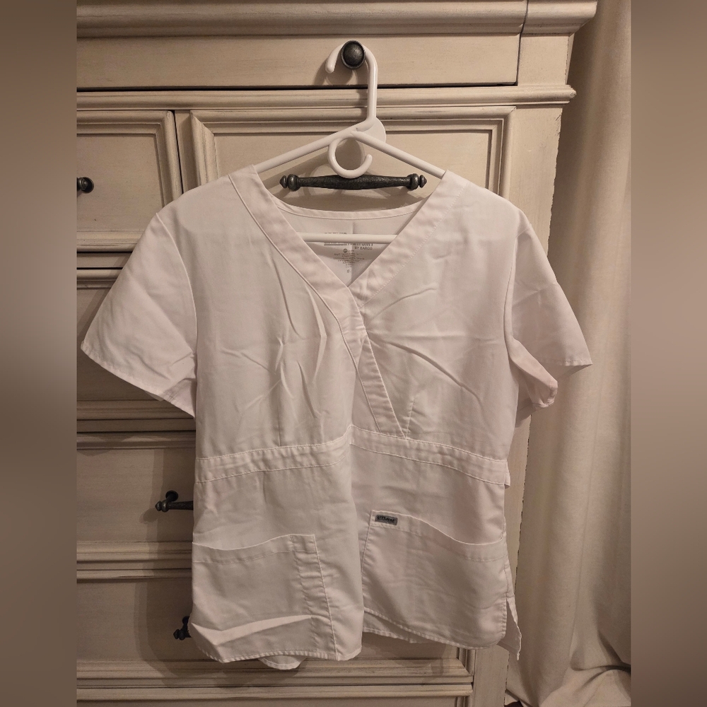 Set Of 2 White V-Neck Women’s Medical Scrub Top